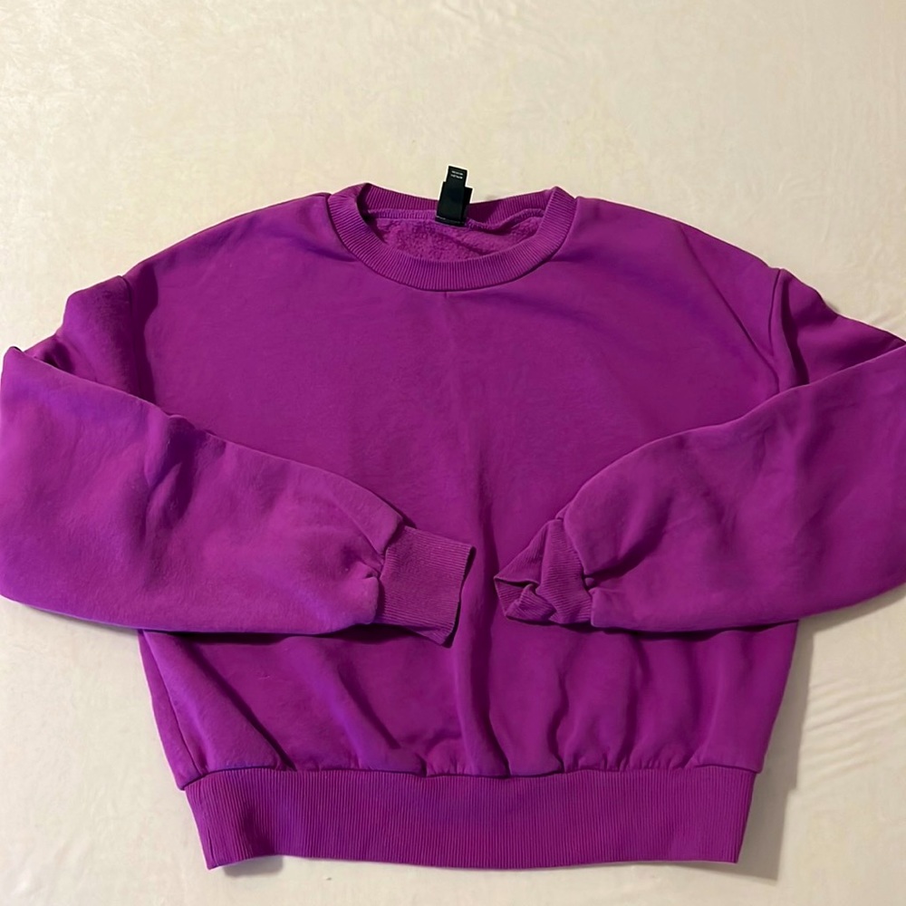 Wild Fable Slate Purple Cropped Sweatshirt sz M